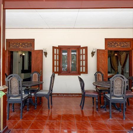 Super Oyo Capital O 1644 Hotel Griya Kencana Solo Exterior foto