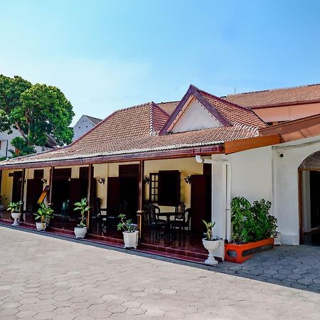 Super Oyo Capital O 1644 Hotel Griya Kencana Solo Exterior foto