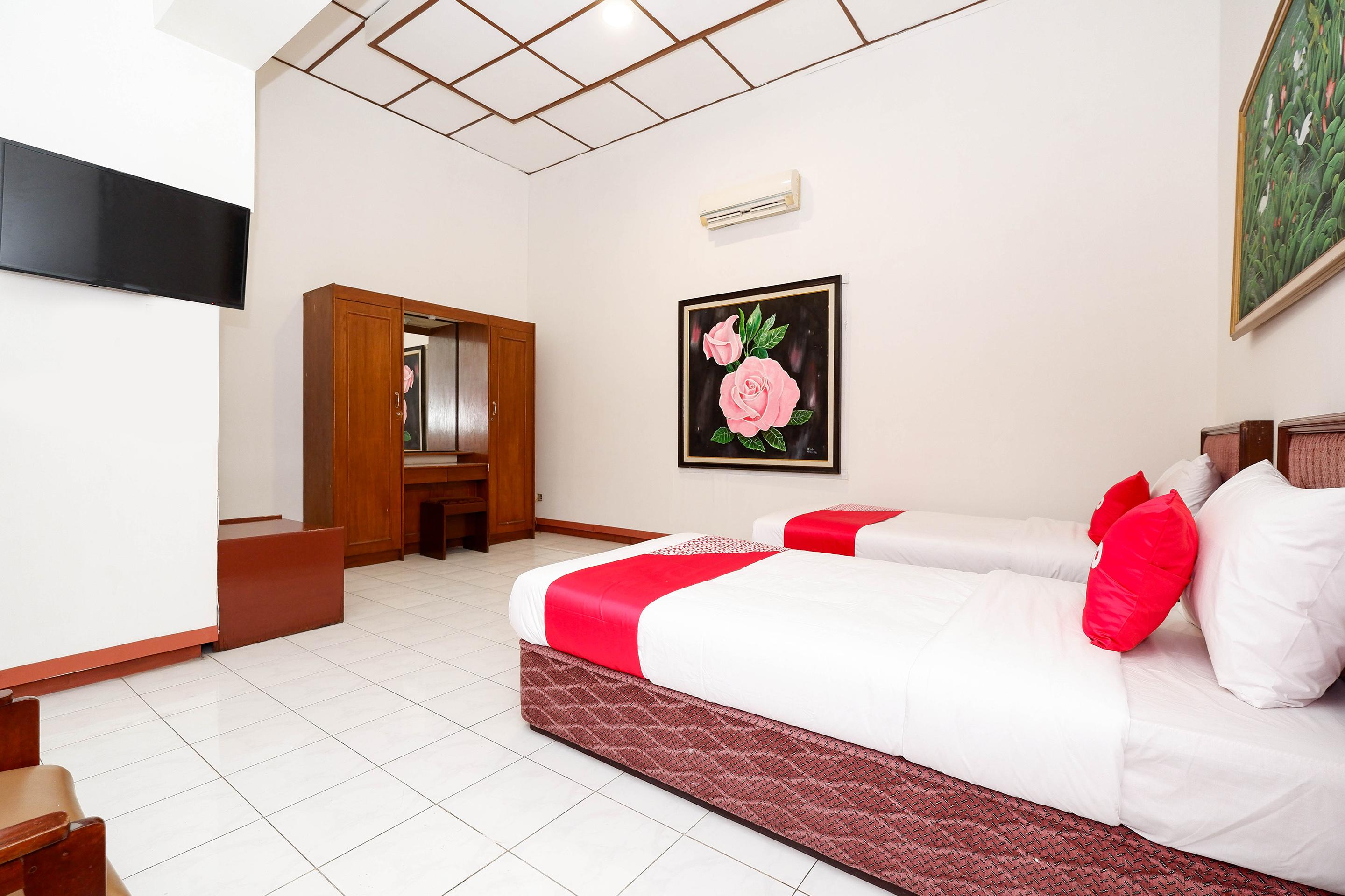 Super Oyo Capital O 1644 Hotel Griya Kencana Solo Exterior foto