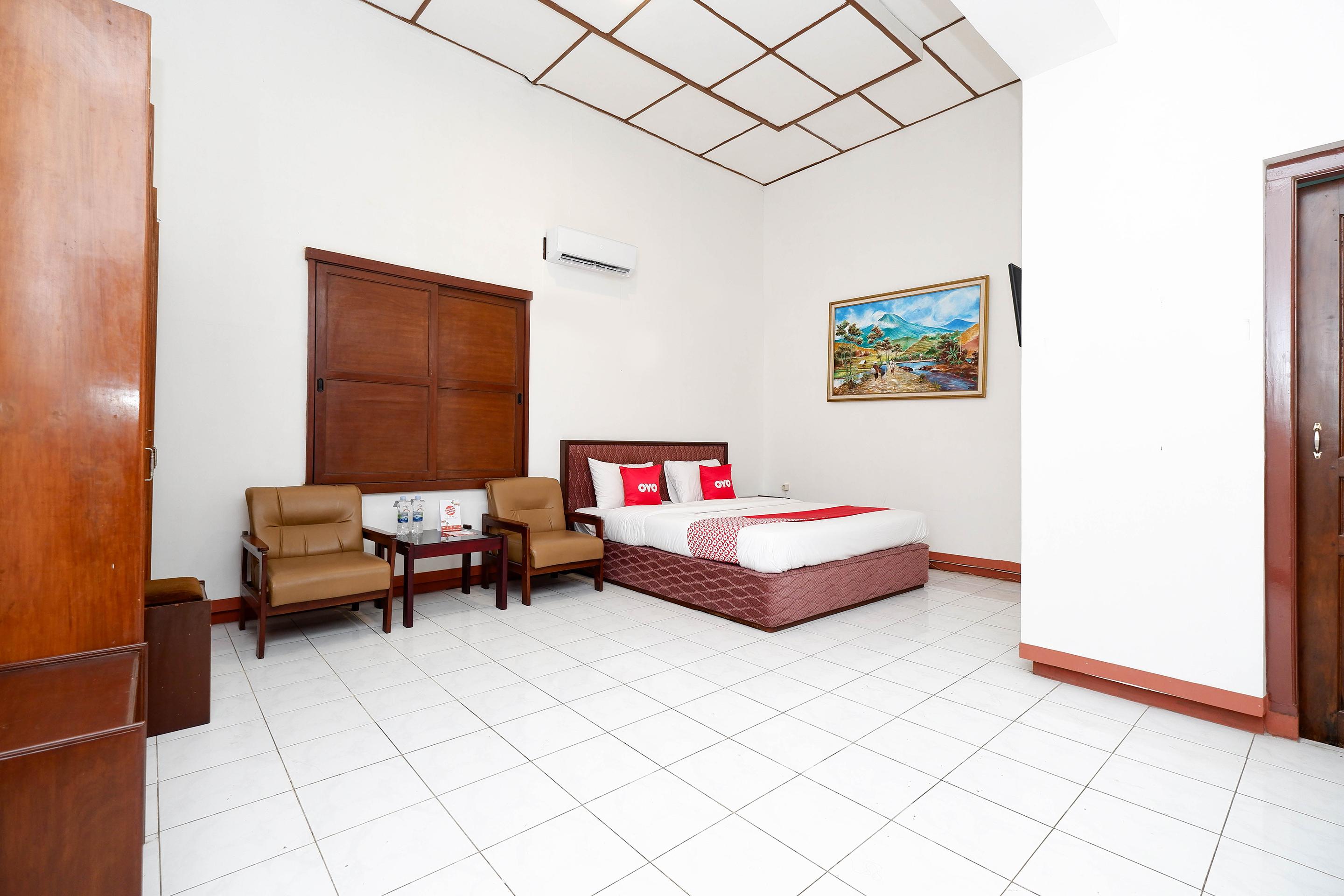Super Oyo Capital O 1644 Hotel Griya Kencana Solo Exterior foto
