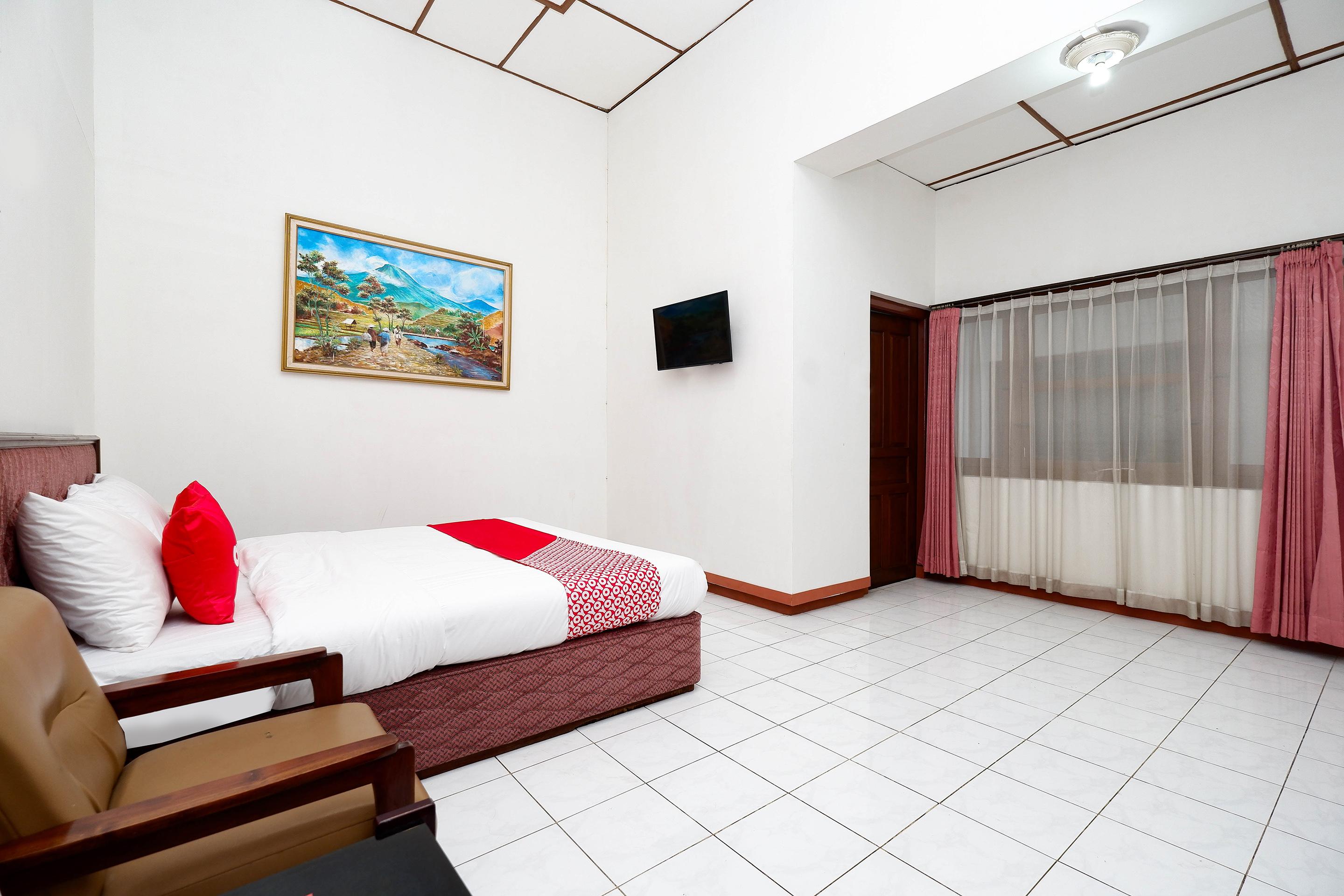 Super Oyo Capital O 1644 Hotel Griya Kencana Solo Exterior foto