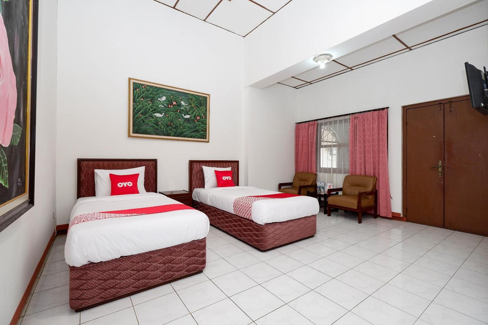 Super Oyo Capital O 1644 Hotel Griya Kencana Solo Exterior foto