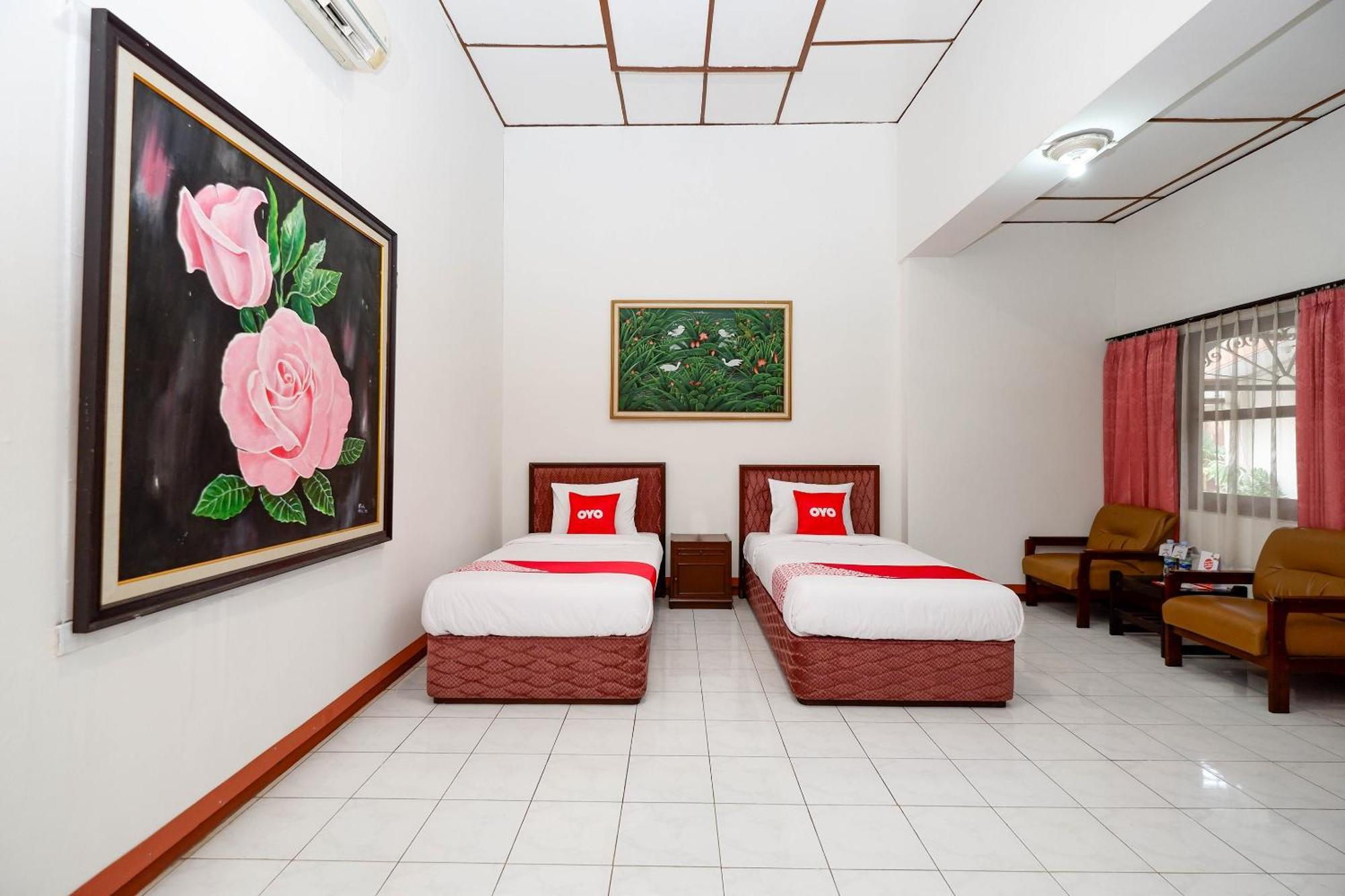 Super Oyo Capital O 1644 Hotel Griya Kencana Solo Exterior foto