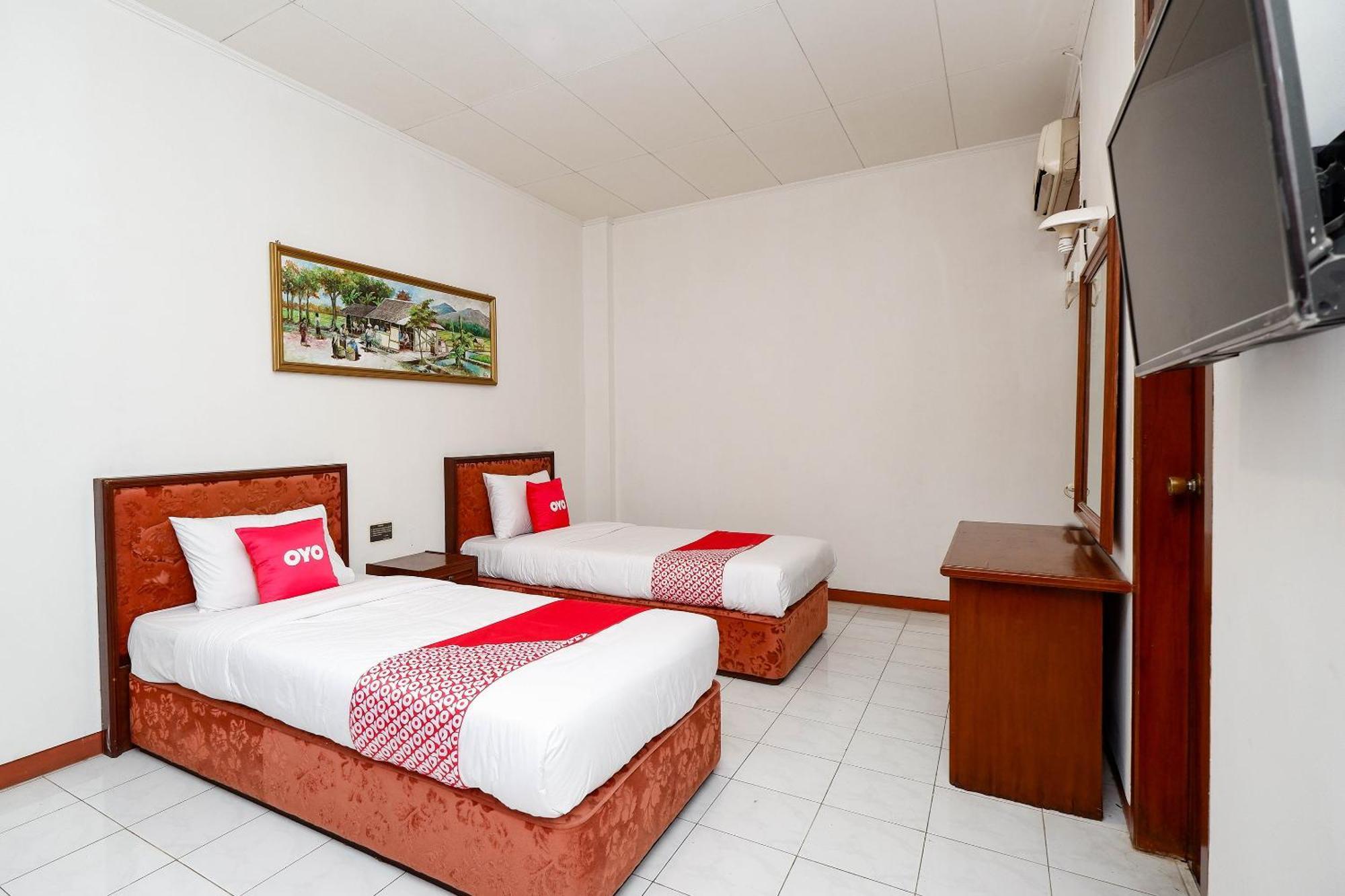 Super Oyo Capital O 1644 Hotel Griya Kencana Solo Exterior foto