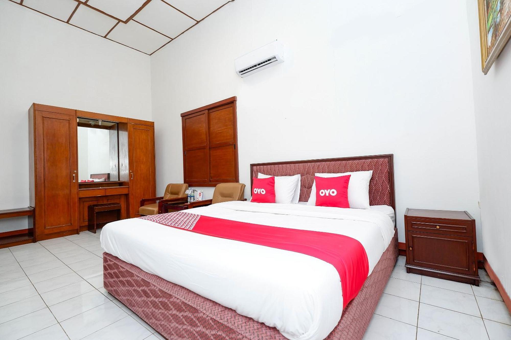 Super Oyo Capital O 1644 Hotel Griya Kencana Solo Exterior foto