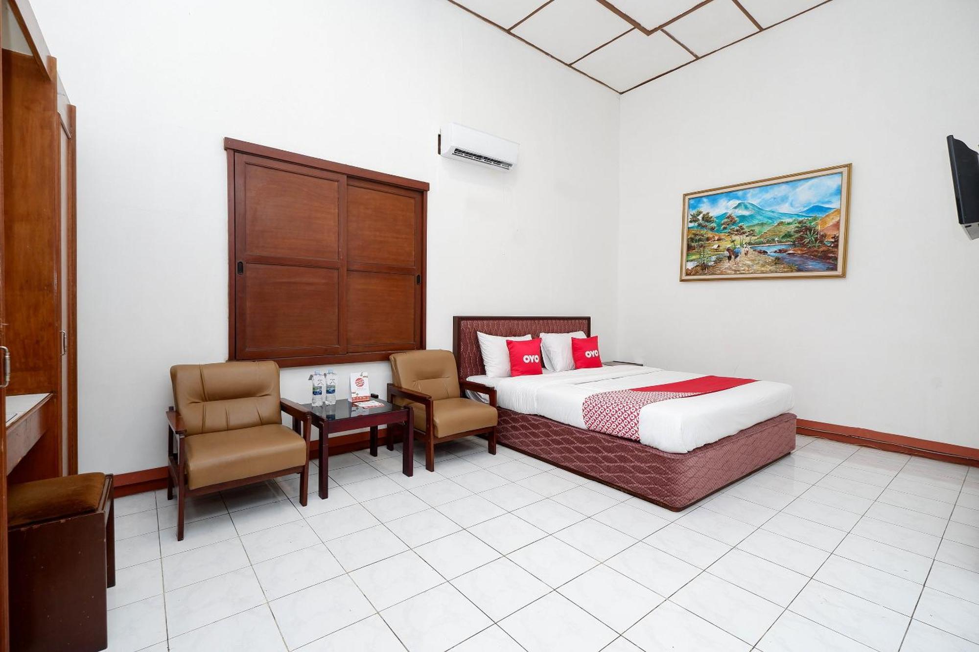 Super Oyo Capital O 1644 Hotel Griya Kencana Solo Exterior foto